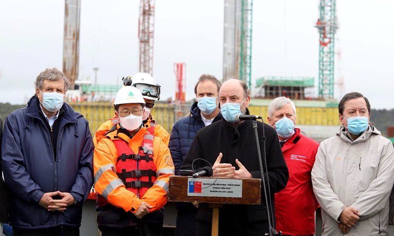 Ministro Alfredo Moreno en visita al Puente Chacao en Chiloé:“Esta es la principal obra pública que tenemos en el país”.