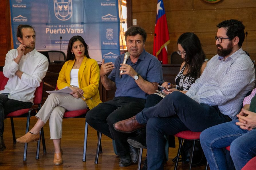 Ministro de Agricultura y delegada Moreira encabezan primera mesa de Seguridad y Soberanía Alimentaria en la Región de Los Lagos