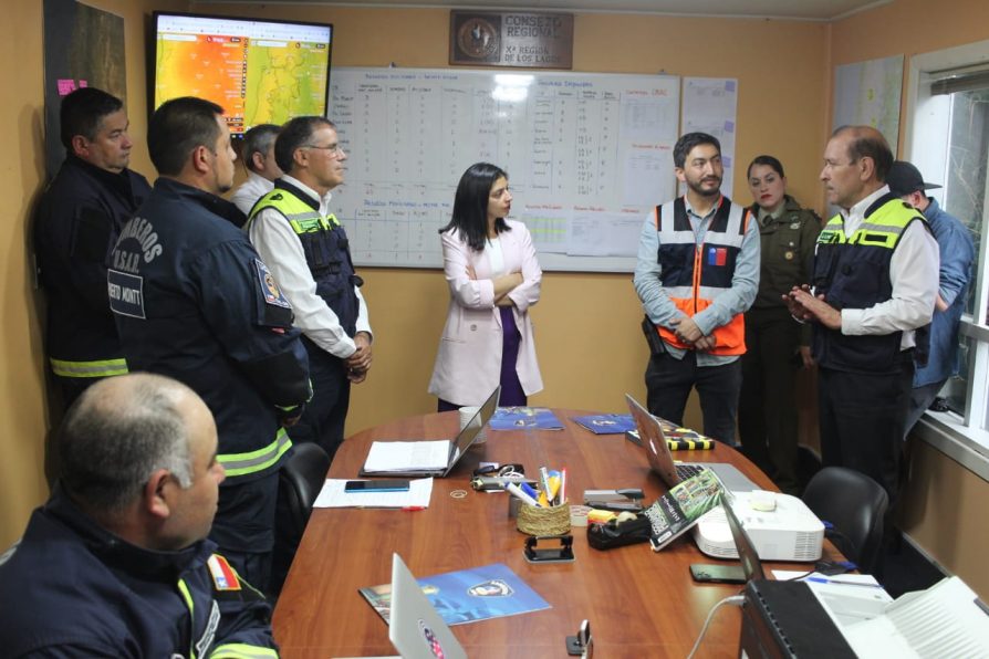 Delegada Moreira destaca trabajo del Grupo USAR de Bomberos en el combate de incendios forestales