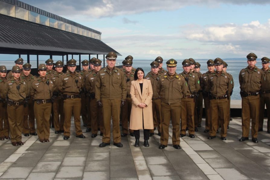 Autoridades reciben a nueva dotación de Carabineros para la Región de Los Lagos