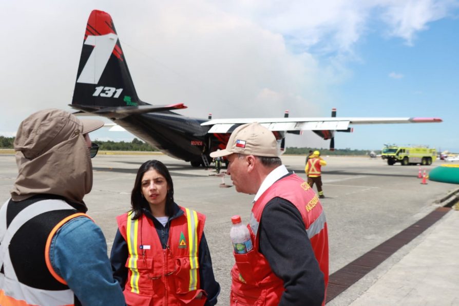 Gobierno solicita apoyo de avión hércules para combatir incendio en Puerto Montt