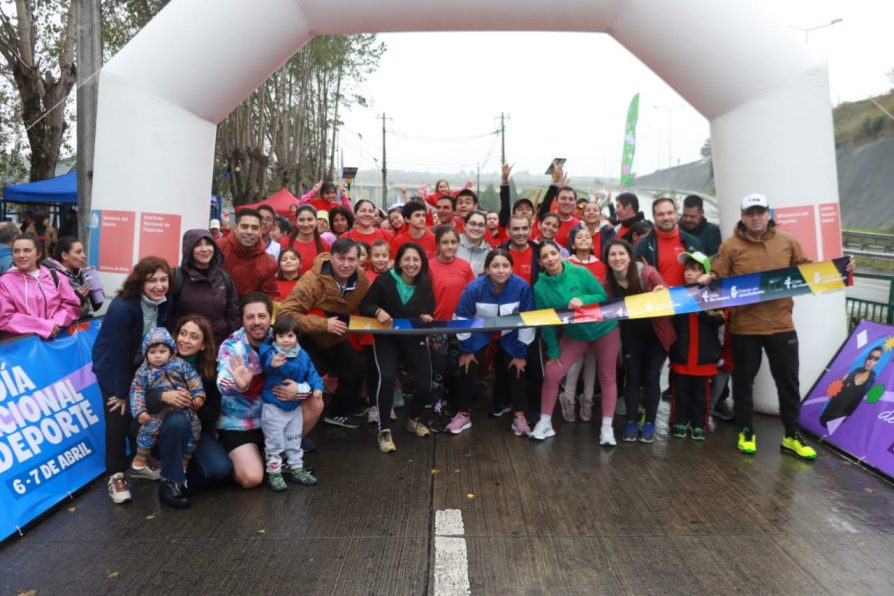 Más de 1.180 personas participaron en la celebración del Día Nacional del Deporte en Puerto Montt