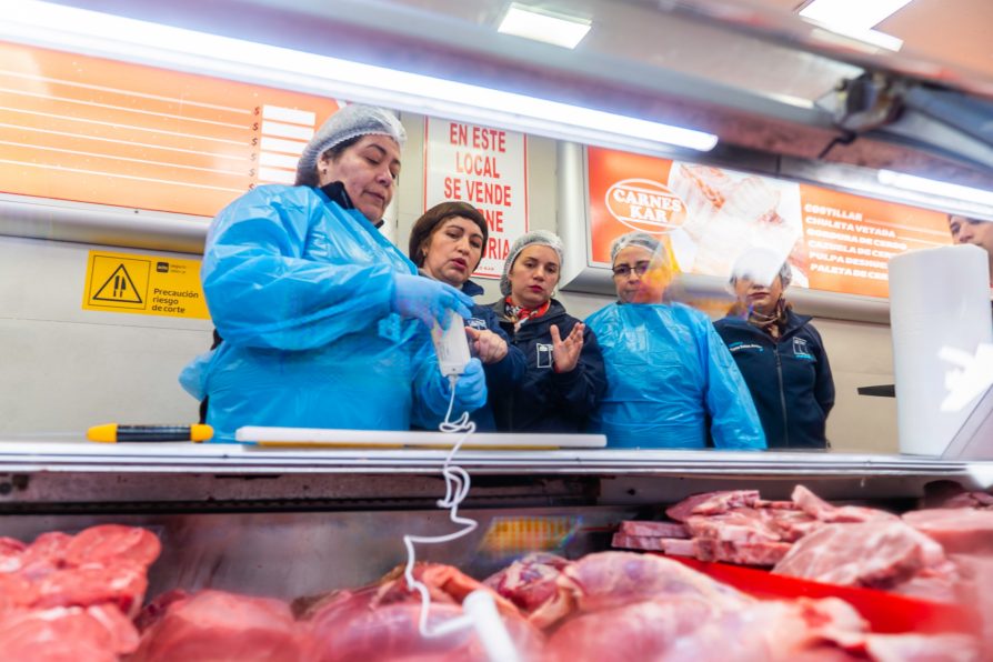 “Por un 18 Seguro”: fiscalizan carnicería del centro de Puerto Montt
