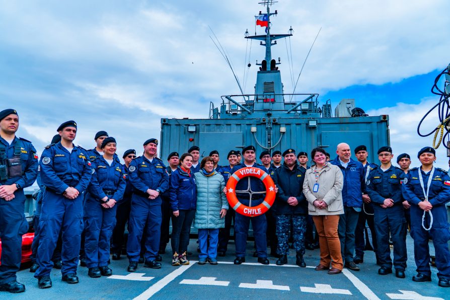 Ministra Delpiano participa en ronda del Patrullero “Cirujano Videla” de la Armada que llevó a equipo médico a la isla Llingua de Chiloé